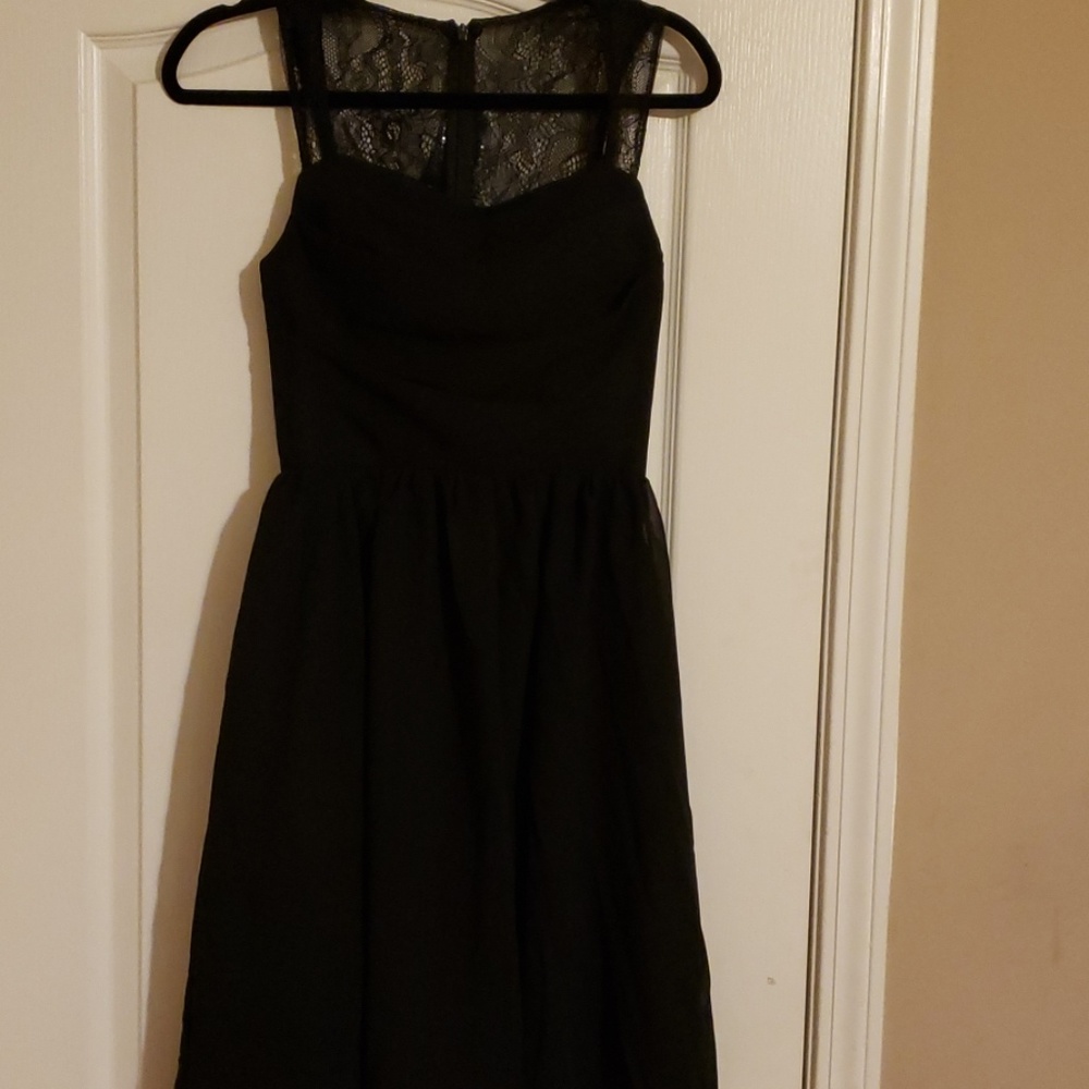 Formal Dress - Picture 1 of 3